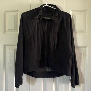 Lululemon Mesh Crop Jacket Size 4🥰🥰